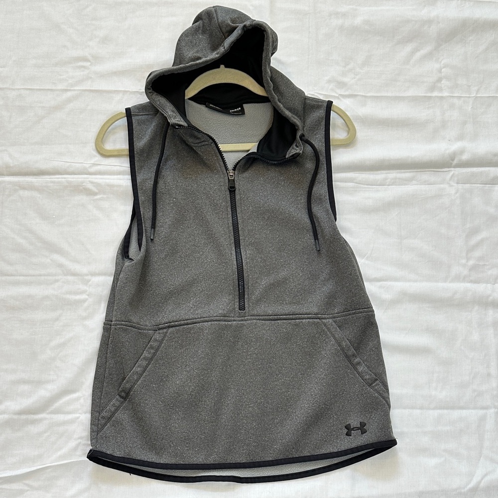 Under Armour Charcoal Sleeveless, Hooded Vest. Size S.